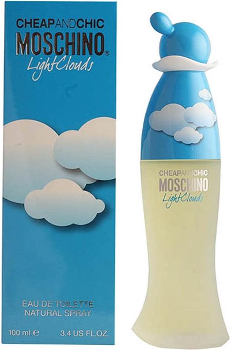 moschino light clouds a que huele